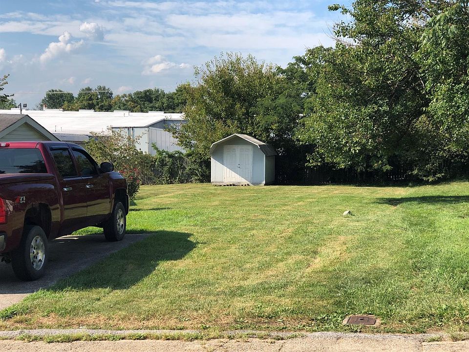 2nd image of 33 Sylvania Ave