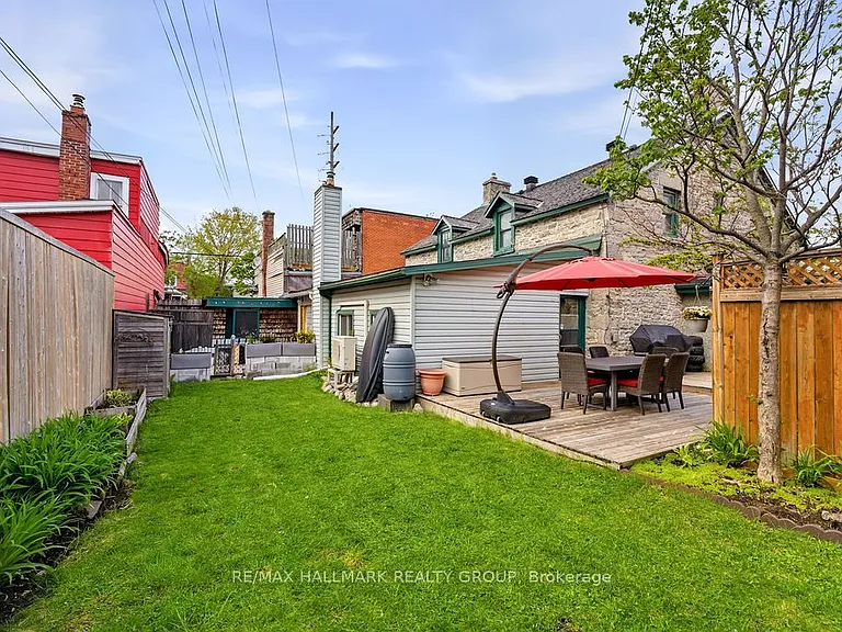 176 King Edward Ave — Photo 34