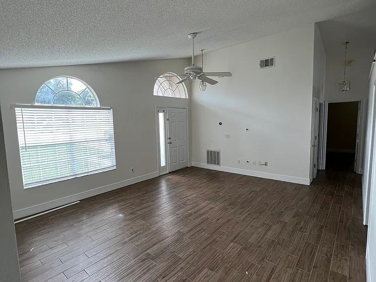 1330 Ravida Woods Dr — Photo 22