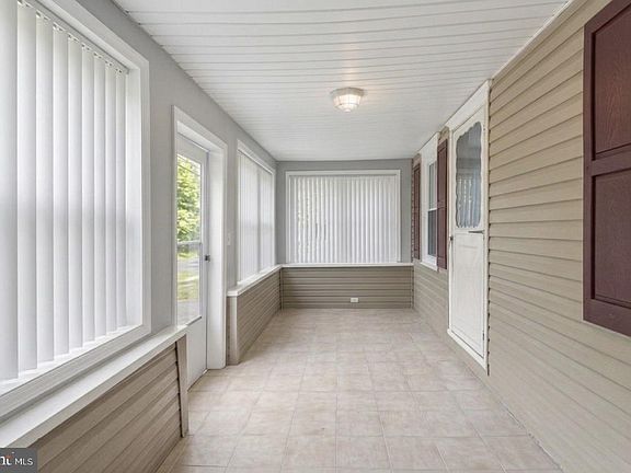 5th image of 213 Virginia Ave