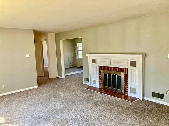 3rd image of 109 Orchard Pl