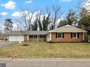 16 Creekview Rd, Willingboro, NJ 08046