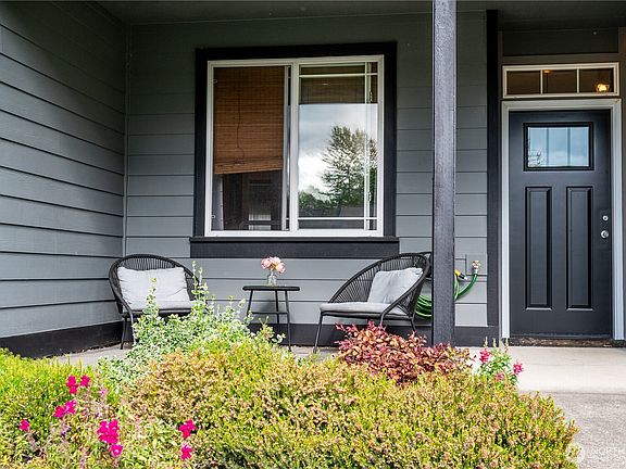 3rd image of 922 Grinnell Avenue SW