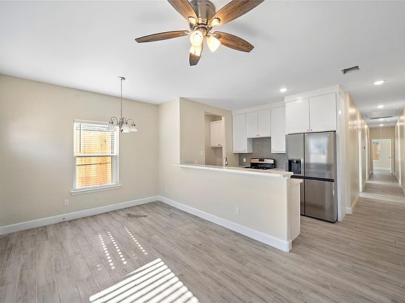 5th image of 5618 Ridgeway Dr #B