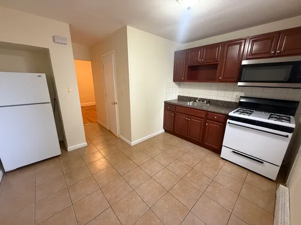 166 Highland Avenue image 1 of 8