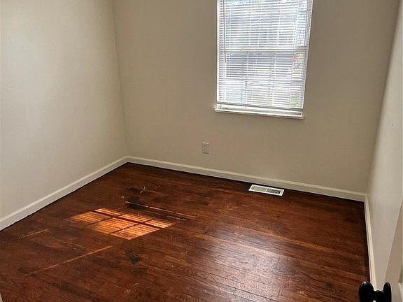 4th image of 10147 Clairmont Dr