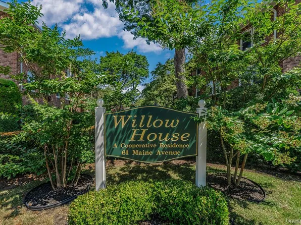 61 Maine Avenue #F6, Rockville Centre, NY 11570