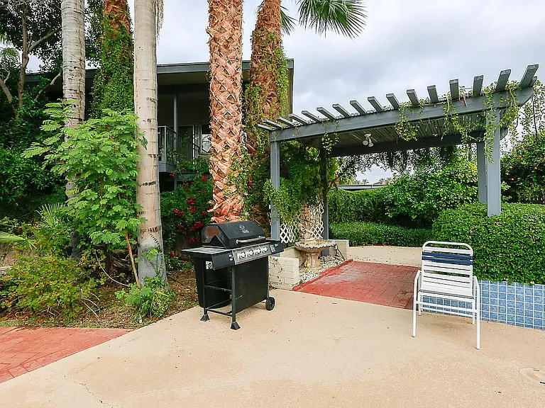 The Hibiscus Biltmore Apartments — Photo 15
