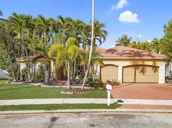 15989 SW 14th St, Hollywood, FL 33027