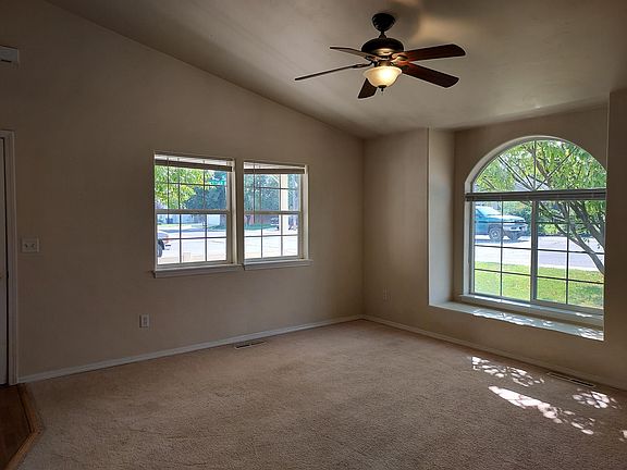 4th image of 682 Cedarbrook Dr