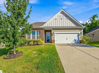 516 Raleighwood Ln, Simpsonville, SC 29681