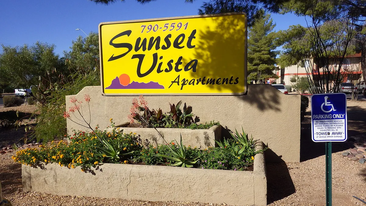 Photo 1 of 15 - Sunset Vista Apartments - Tucson, AZ Primary Photo - Sunset Vista Apartments