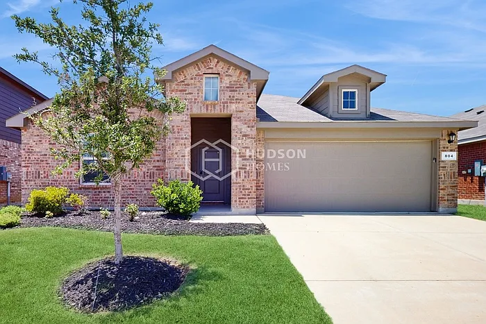 804 Loomis Trl — Photo 2
