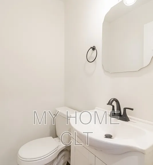 929 Cantwell St #2 — Photo 11