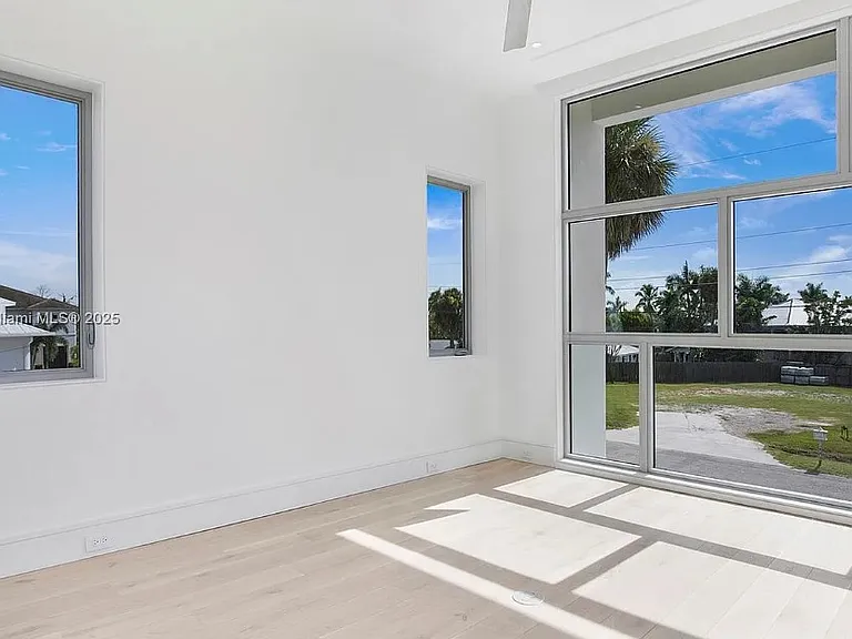 1798X Holiday Ln — Photo 19