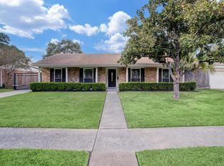 9326 Meadowcroft Dr, Houston, TX 77063