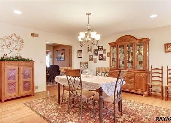 2nd image of 14046 Joretta Ct