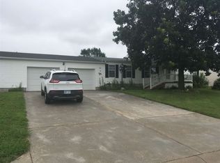 511 S Pine St, Lindsborg, KS 67456