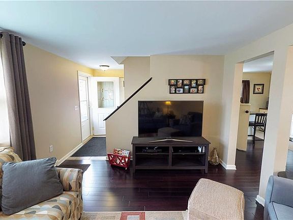 4th image of 4114 Maxwell Ave