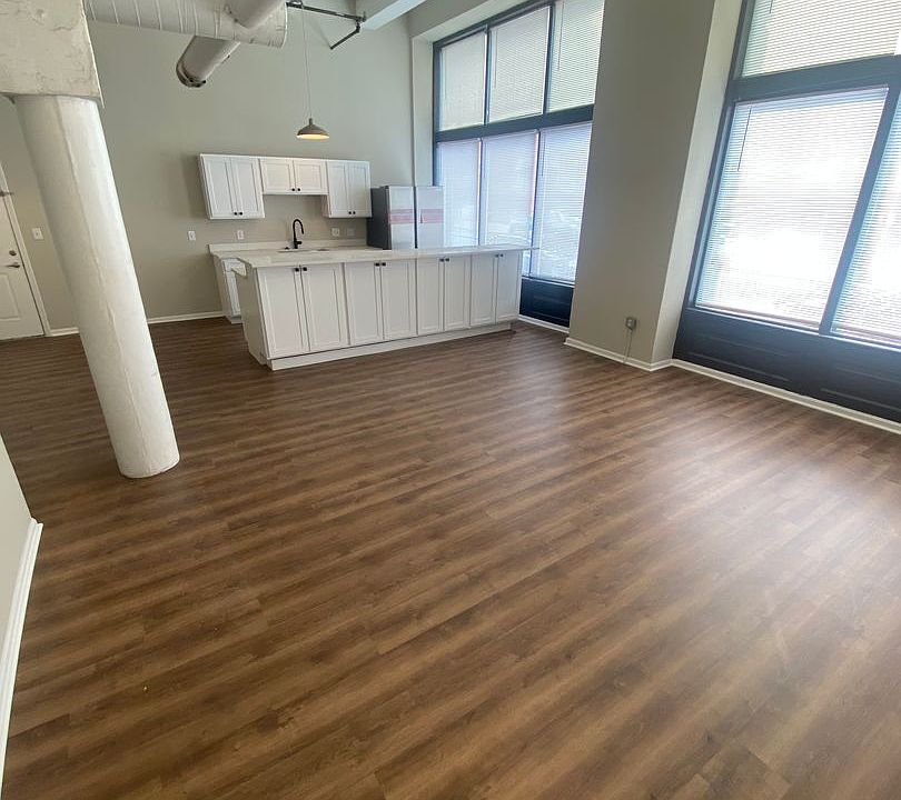 1st image of 415 N 3rd St #17672931