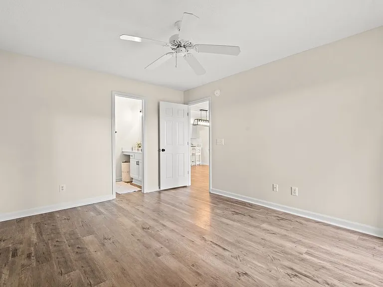 412 Pinehurst Ln #15F — Photo 11