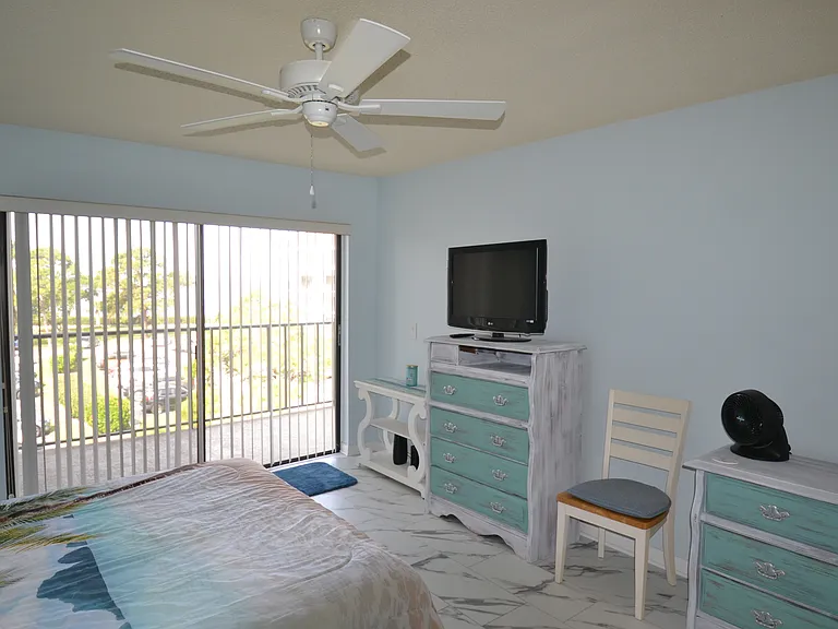 238 Mariner Dr — Photo 11
