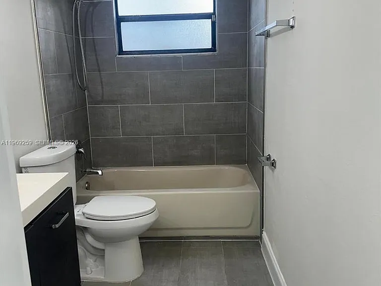 1463 Lake Crystal Dr — Photo 11
