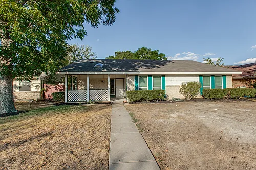 2705 Forest Park Dr Photo 1