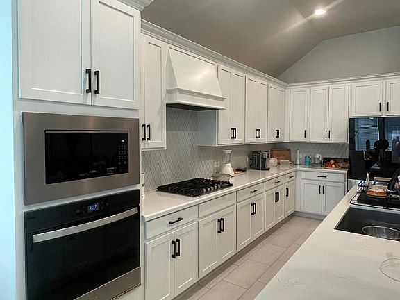 4th image of 16014 Tangled Vine Ln