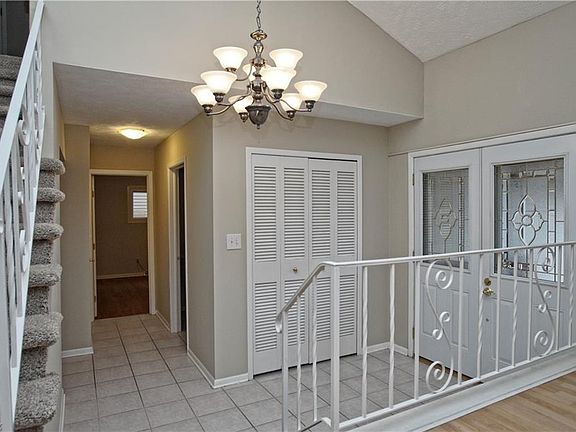 3rd image of 5923 Ashcroft Dr