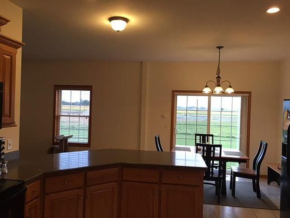 4th image of 216 Browne Dr