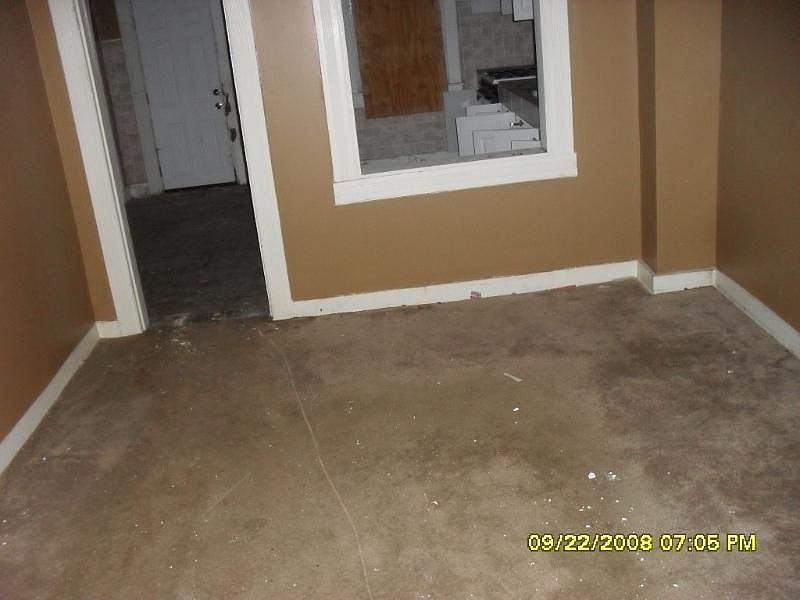 2nd image of 2105 Eagle St