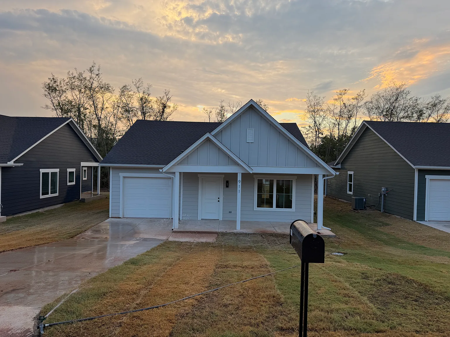 3 bed, 1157 sqft, $1,700 — Photo 2
