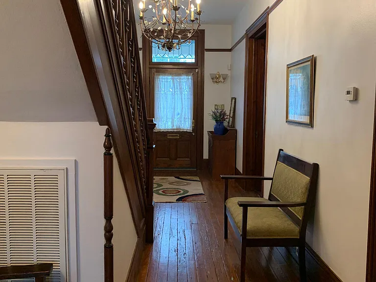 910 Paxton St — Photo 3