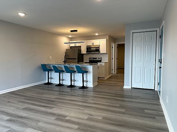 4th image of 314 Oak St APT 22