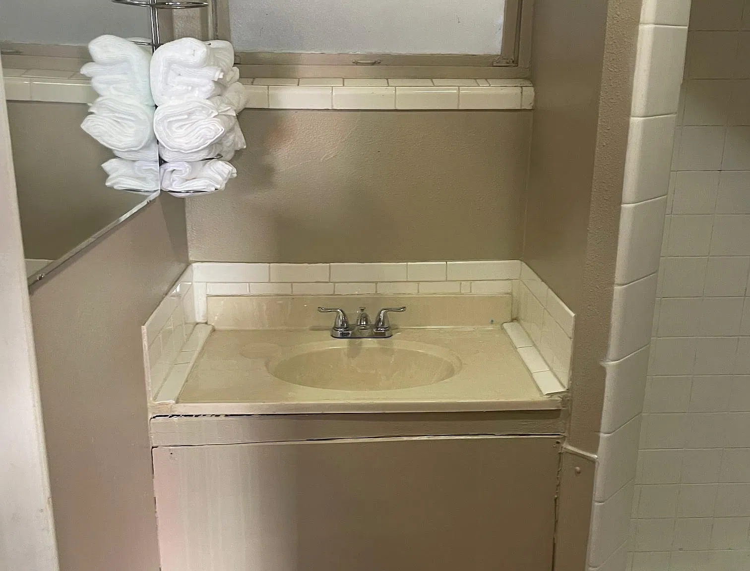 1 bed, 400 sqft, $800 — Photo 2