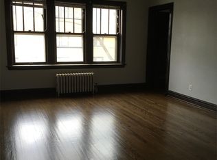 6401 18th St #3, Berwyn, IL 60402