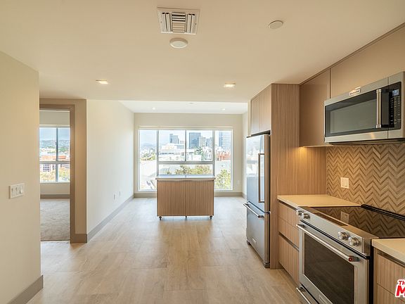 3rd image of 10534 Santa Monica Blvd #407