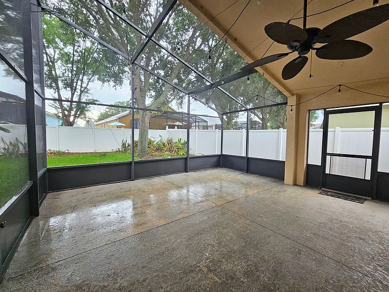 15230 Markham Dr — Photo 3