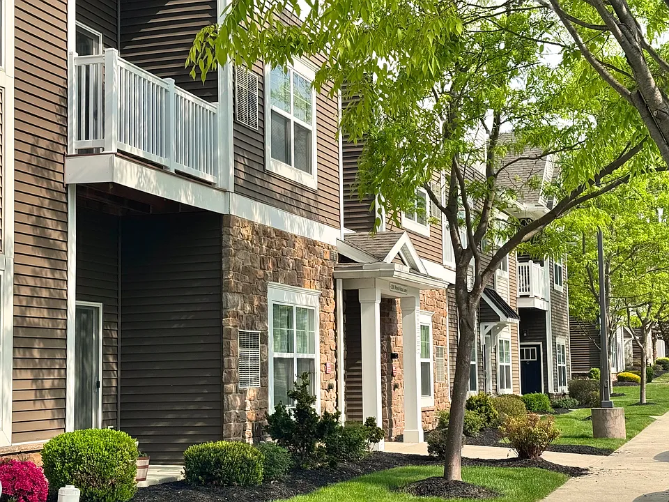 Holly Tree Apartments