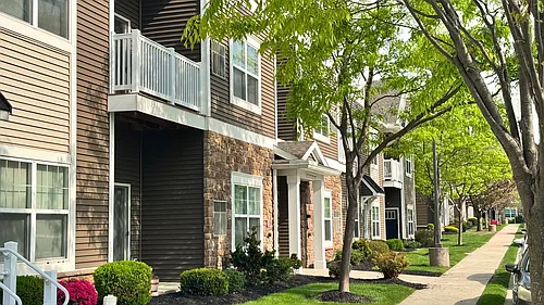 Holly Tree Apartments Photo 1