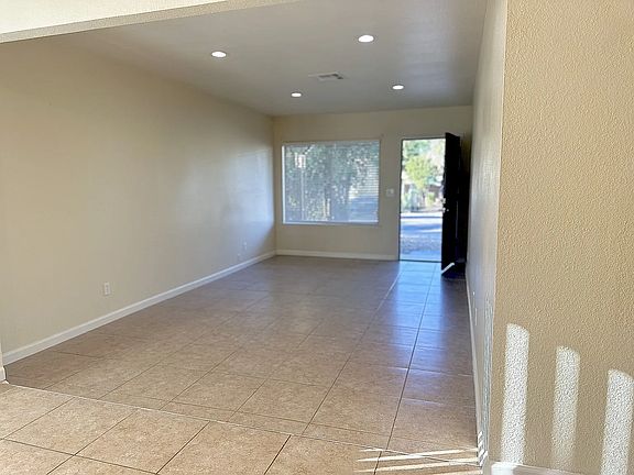 4th image of 10164 Crawford Way