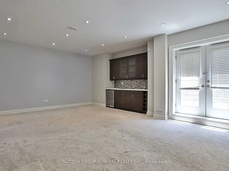 21 Dunblaine Ave — Photo 30