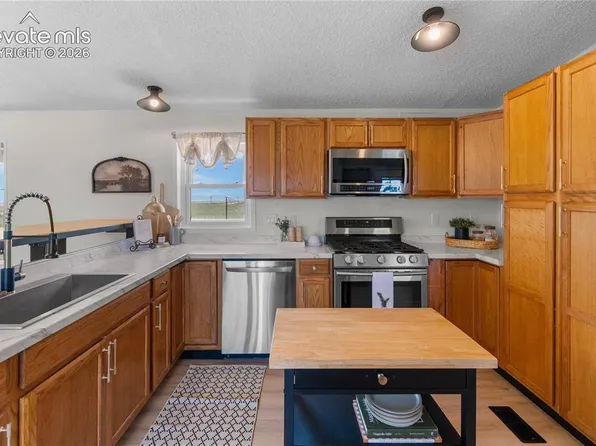 29950 Big Springs Rd, Calhan, CO 80808