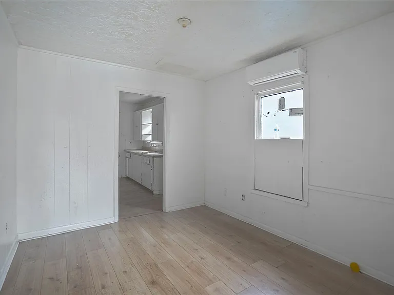 3003 Amboy St — Photo 3