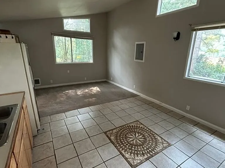 93089 Marcola Rd — Photo 1