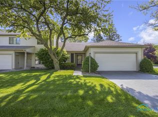 2 Gatewood Dr, Waterville, OH 43566