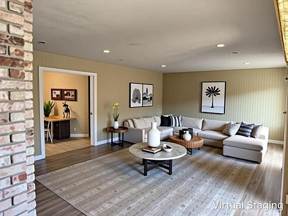 4th image of 299 Lippizan Dr