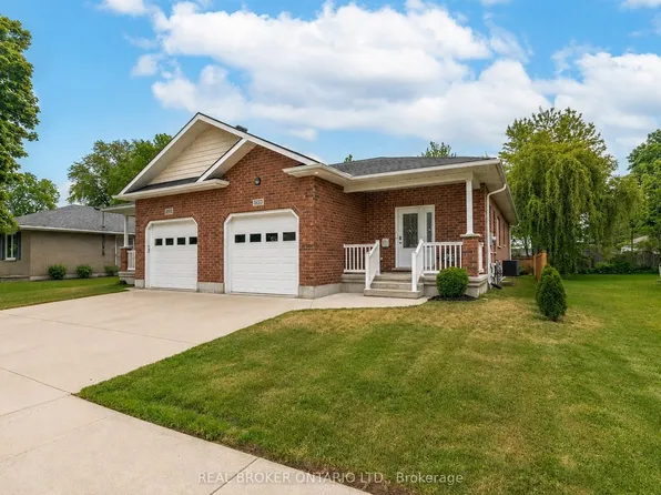 155 South St S, Goderich, ON N7A 3L9