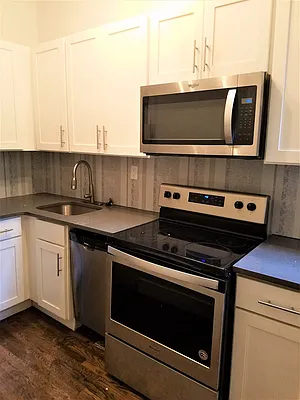 Rented by Space Link Realty | media 18